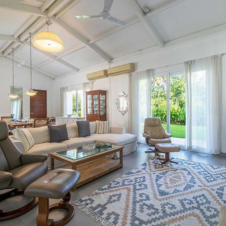 Hamptons Charm By Stayvista Luxury 5Br With Pool, Lawn & Table Tennis Alībāg Εξωτερικό φωτογραφία